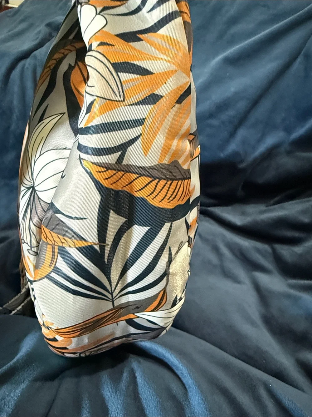 Lug boomerang Crossbody organizing handbag